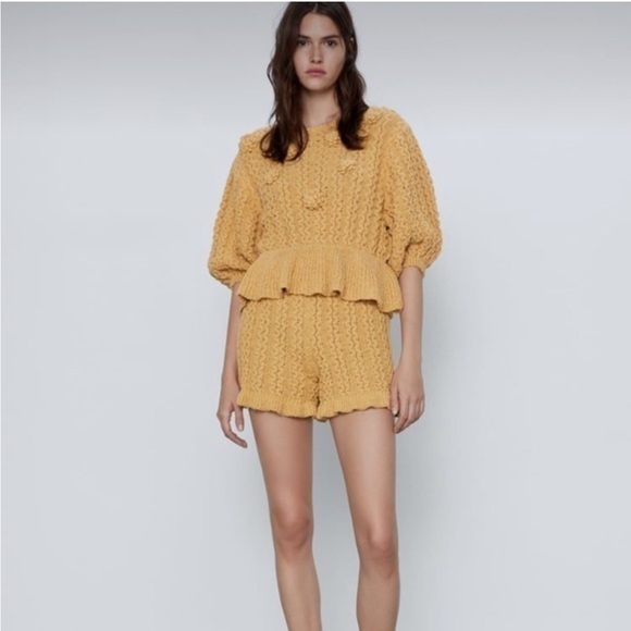 Two Piece Zara Honey Yellow Floral Raised Textured Sweater Size Small
